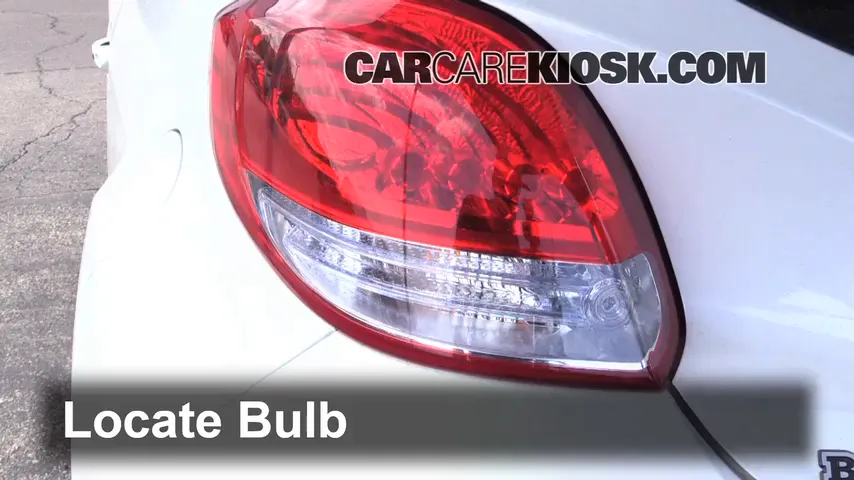 2013 Hyundai Veloster Turbo 1.6L 4 Cyl. Turbo Lights Turn Signal - Rear (replace bulb)